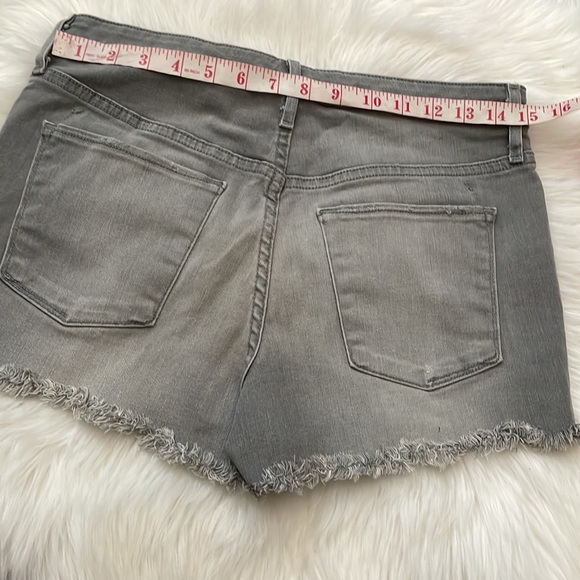 Mossimo Gray Shorts - Picture 4 of 6